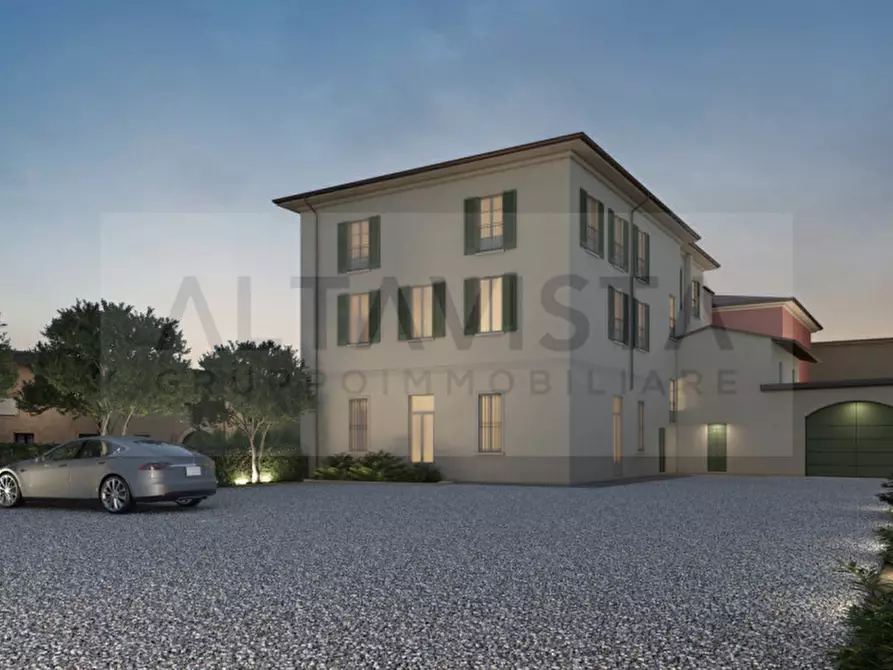 Immagine 3 di Palazzo in vendita  in Rezzato Via Mazzini a Rezzato