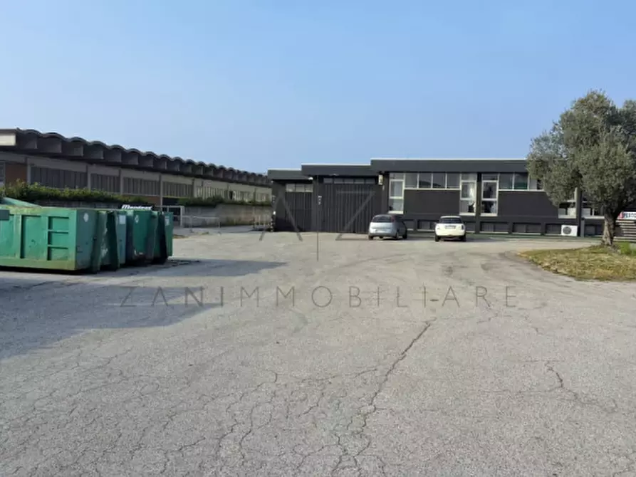 Immagine 1 di Capannone industriale in affitto  in Via Montello a Altivole