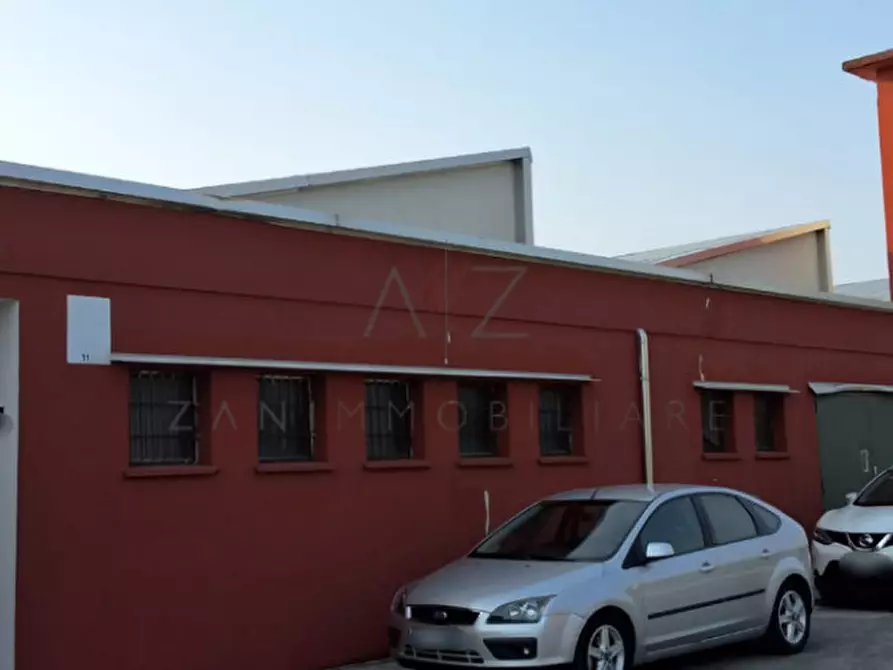 Immagine 3 di Capannone industriale in affitto  in Via Montello a Altivole