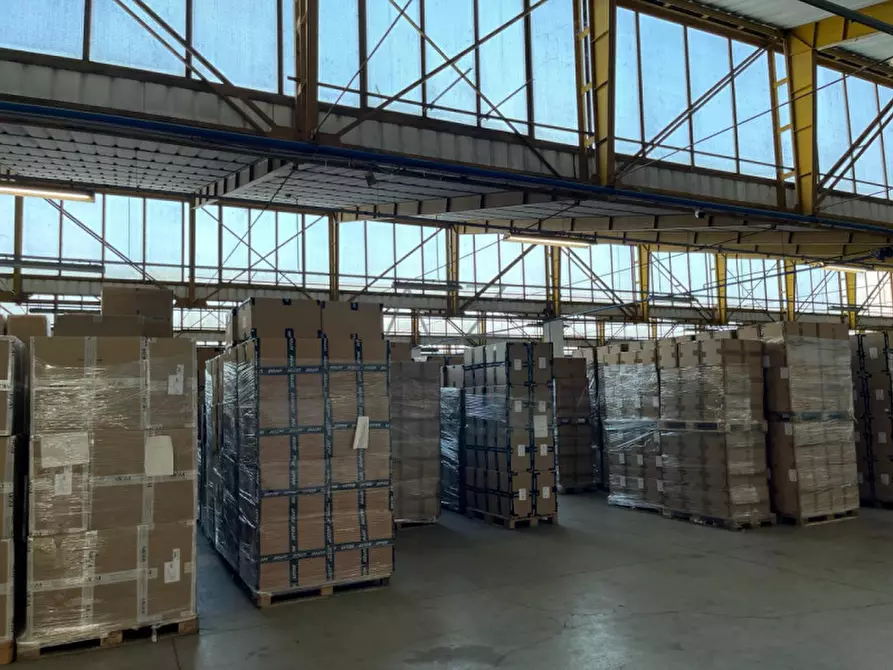 Immagine 6 di Capannone industriale in affitto  in Via Montello a Altivole