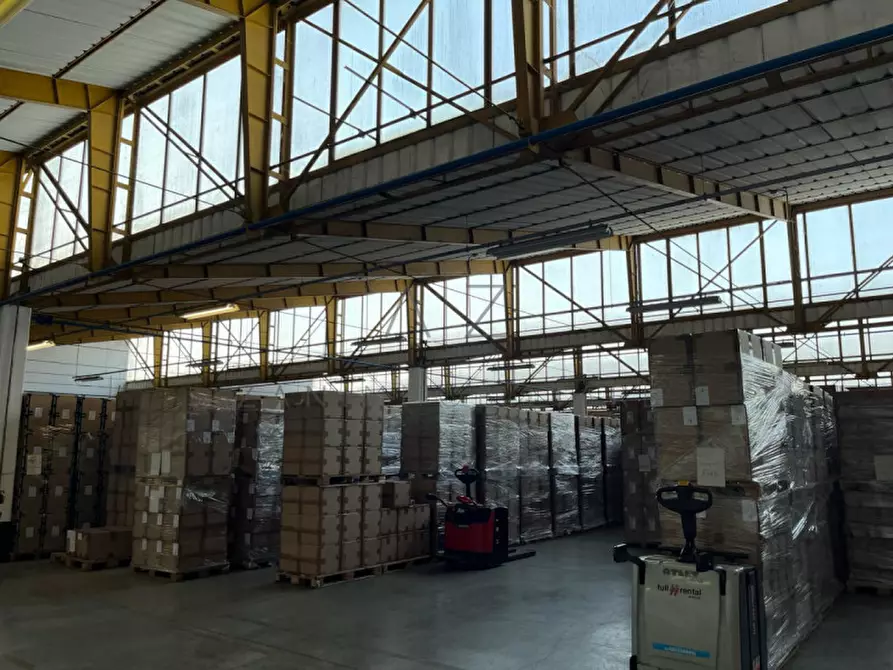 Immagine 7 di Capannone industriale in affitto  in Via Montello a Altivole