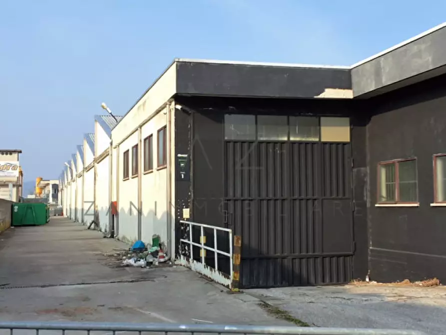 Immagine 10 di Capannone industriale in affitto  in Via Montello a Altivole