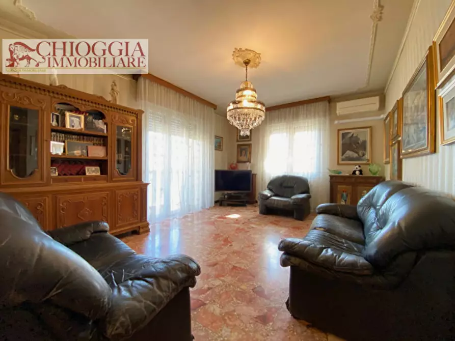 Immagine 1 di Appartamento in vendita  in Piazzale Italia a Chioggia