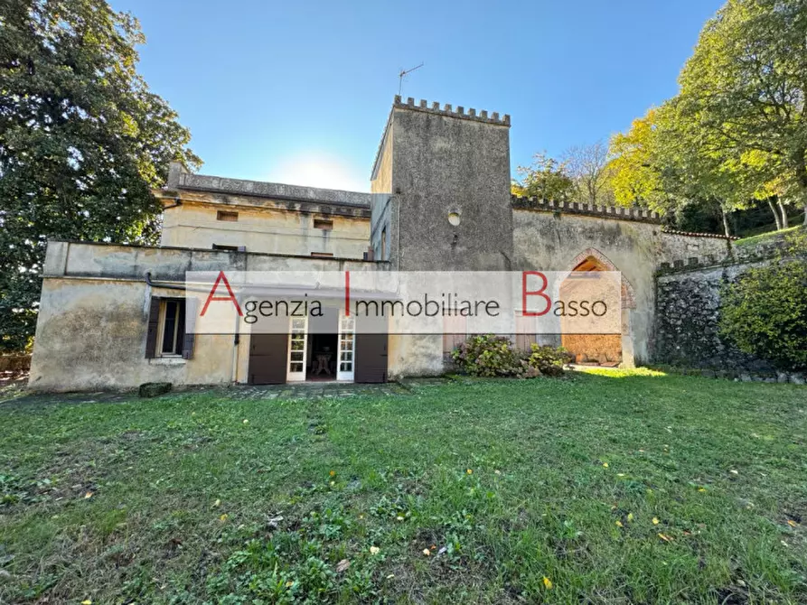 Immagine 1 di Villa in vendita  in MONTEGROTTO a Montegrotto Terme
