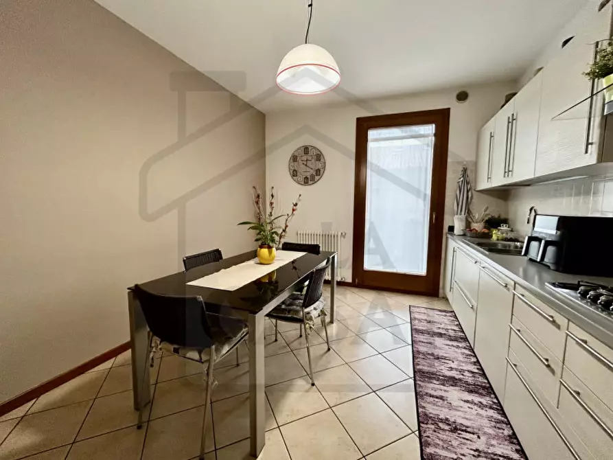 Immagine 7 di Appartamento in vendita  in Via Rocca Pendice a Abano Terme