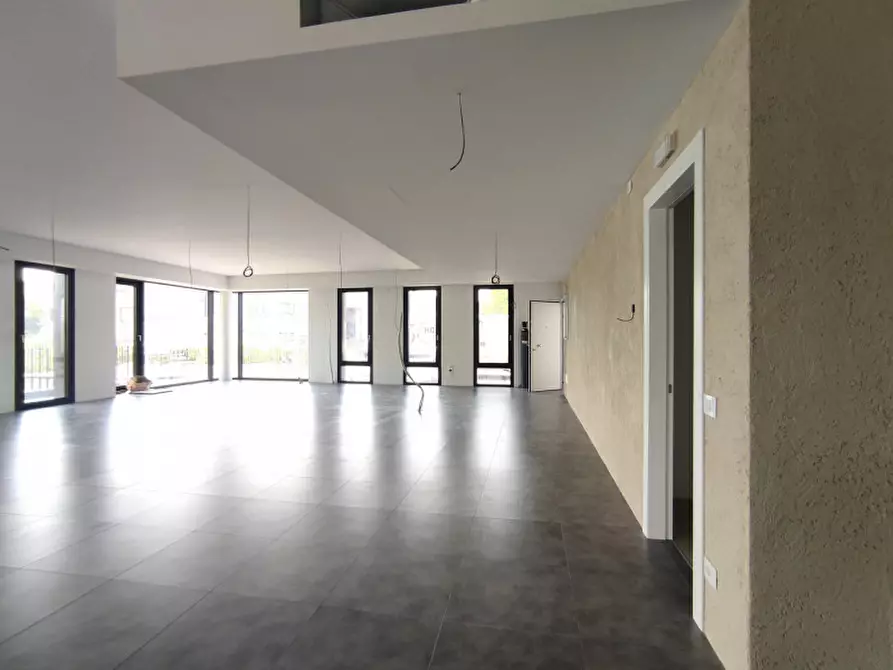 Immagine 13 di Ufficio in affitto  a Castelfranco Veneto