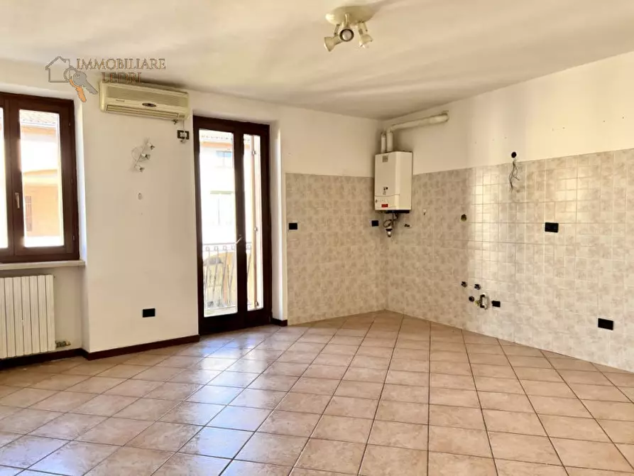 Immagine 1 di Appartamento in vendita  in via Borgo a Pescantina