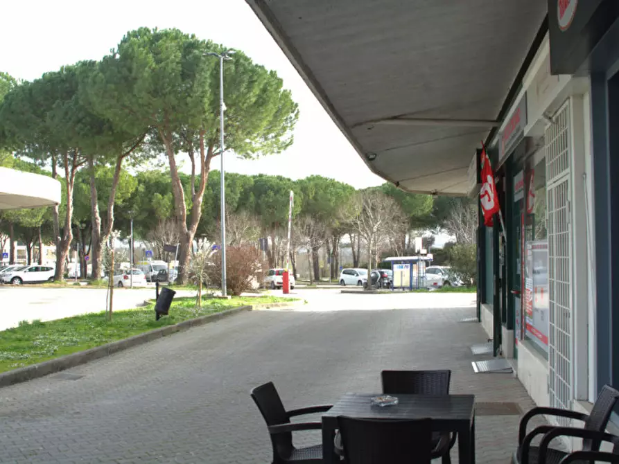 Immagine 1 di Negozio in affitto  in via aldo moro a Corciano