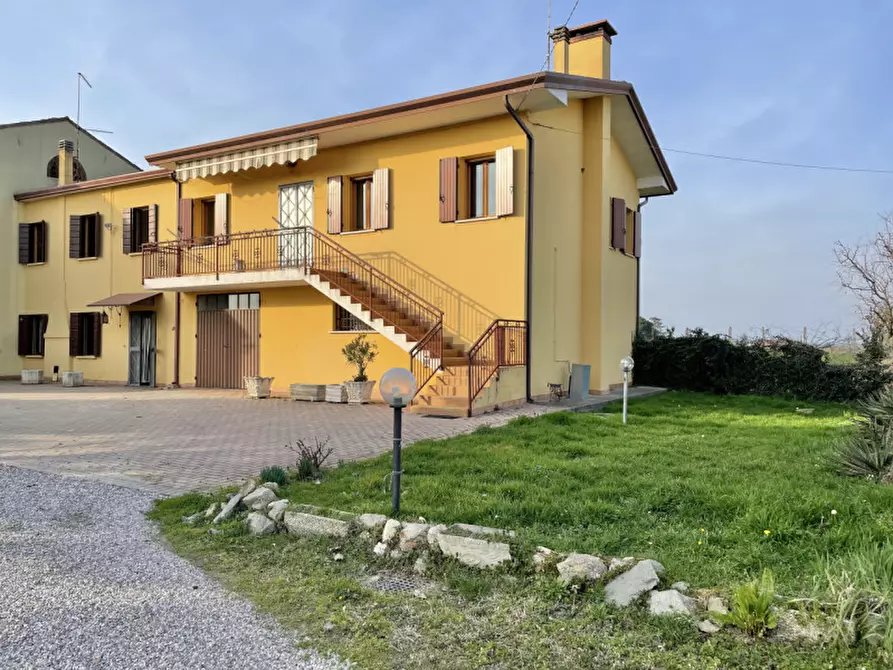 Immagine 1 di Casa indipendente in vendita  in via serragli a Piacenza D'adige