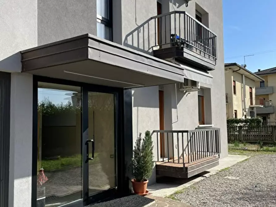 Immagine 1 di Appartamento in vendita  in Via Pirandello a Dueville