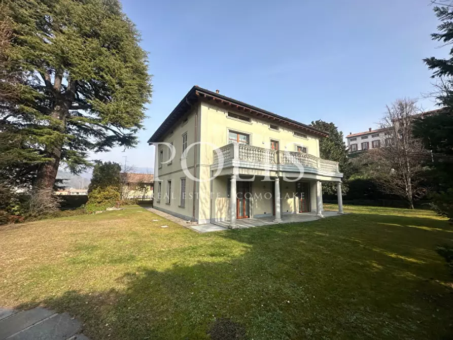 Immagine 6 di Villa in vendita  in via belvedere a Como
