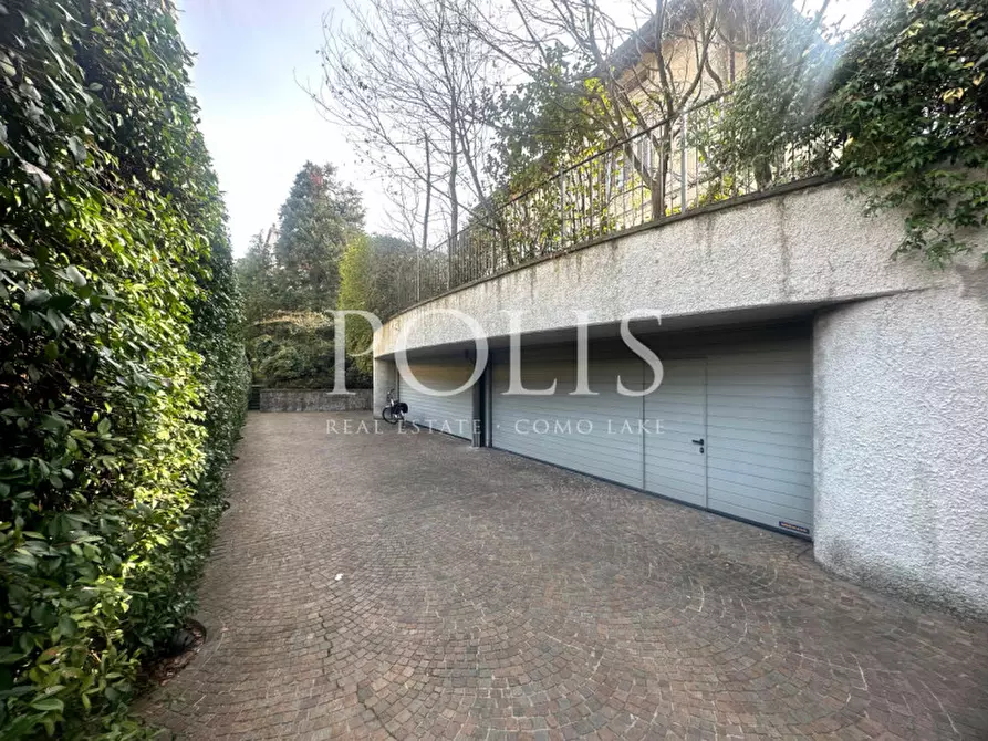 Immagine 9 di Villa in vendita  in via belvedere a Como