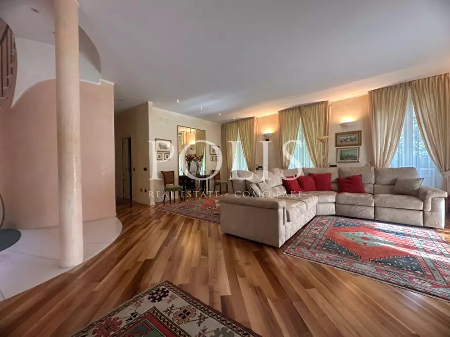 Immagine 12 di Villa in vendita  in via belvedere a Como