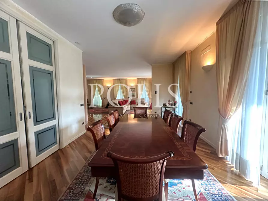 Immagine 15 di Villa in vendita  in via belvedere a Como