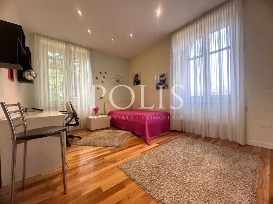 Immagine 22 di Villa in vendita  in via belvedere a Como