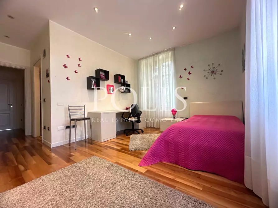 Immagine 23 di Villa in vendita  in via belvedere a Como