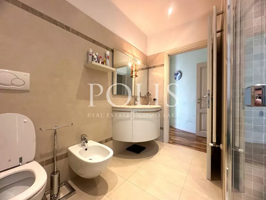 Immagine 25 di Villa in vendita  in via belvedere a Como