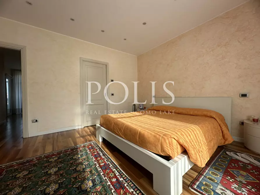 Immagine 28 di Villa in vendita  in via belvedere a Como