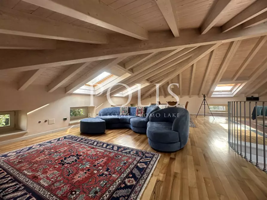 Immagine 33 di Villa in vendita  in via belvedere a Como