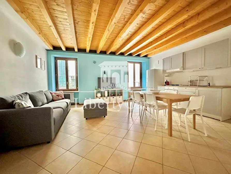 Immagine 1 di Appartamento in vendita  in Corso della Repubblica a Gardone Riviera