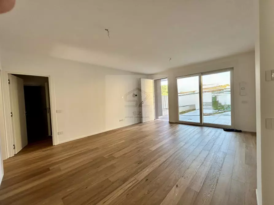 Immagine 1 di Appartamento in vendita  in via comino a Padova