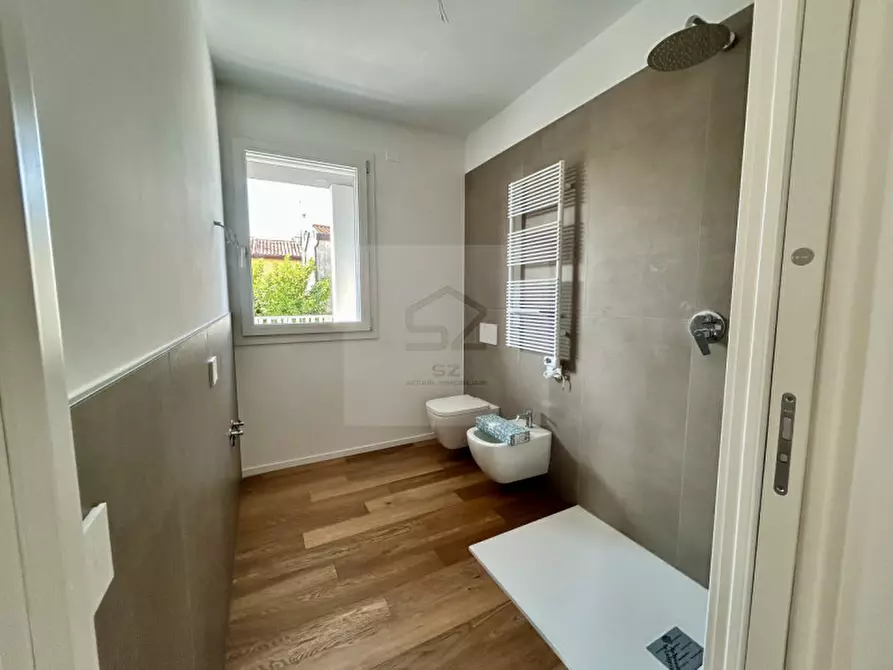 Immagine 14 di Appartamento in vendita  in via comino a Padova