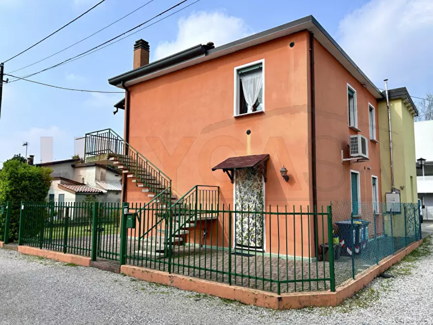 Immagine 1 di Casa bifamiliare in vendita  in Via Ponticello a Padova