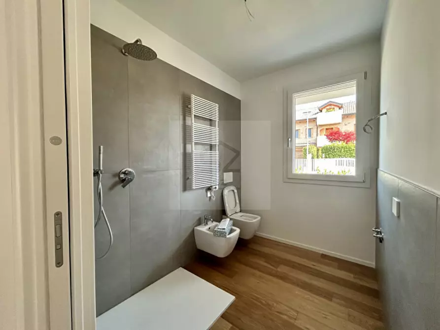 Immagine 13 di Appartamento in vendita  in via comino a Padova