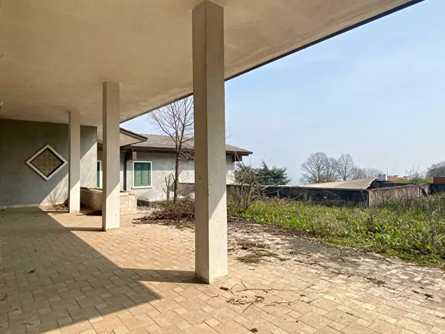 Immagine 5 di Villa in vendita  in Via Santa Giustina, 151 a Arcugnano