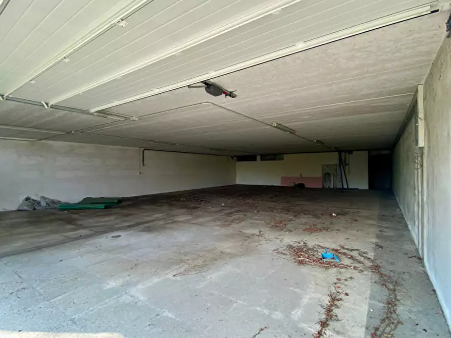 Immagine 37 di Villa in vendita  in Via Santa Giustina, 151 a Arcugnano