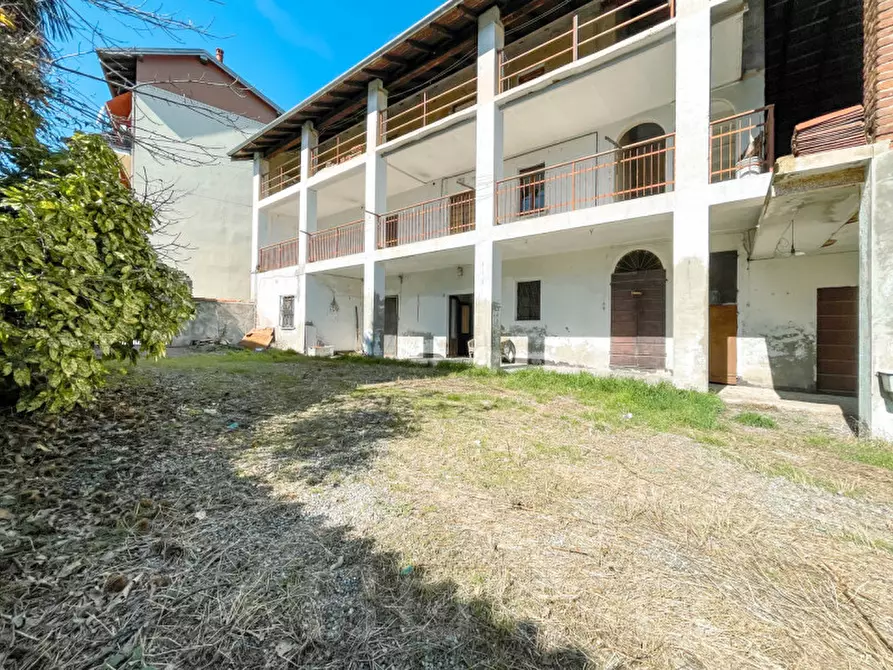 Immagine 1 di Casa indipendente in vendita  in via marconi a Agrate Conturbia