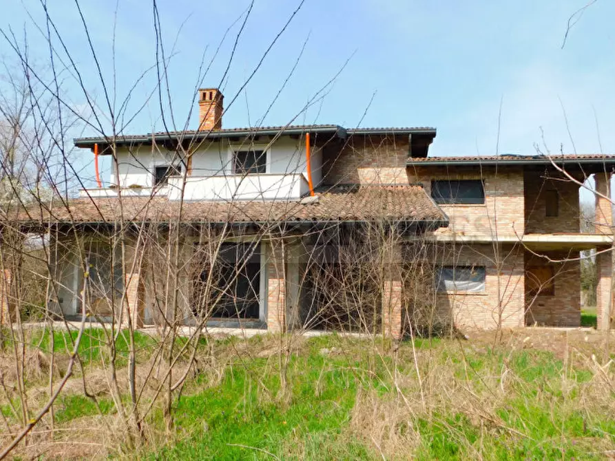 Immagine 1 di Villa in vendita  in via Colonne snc a Travaco' Siccomario