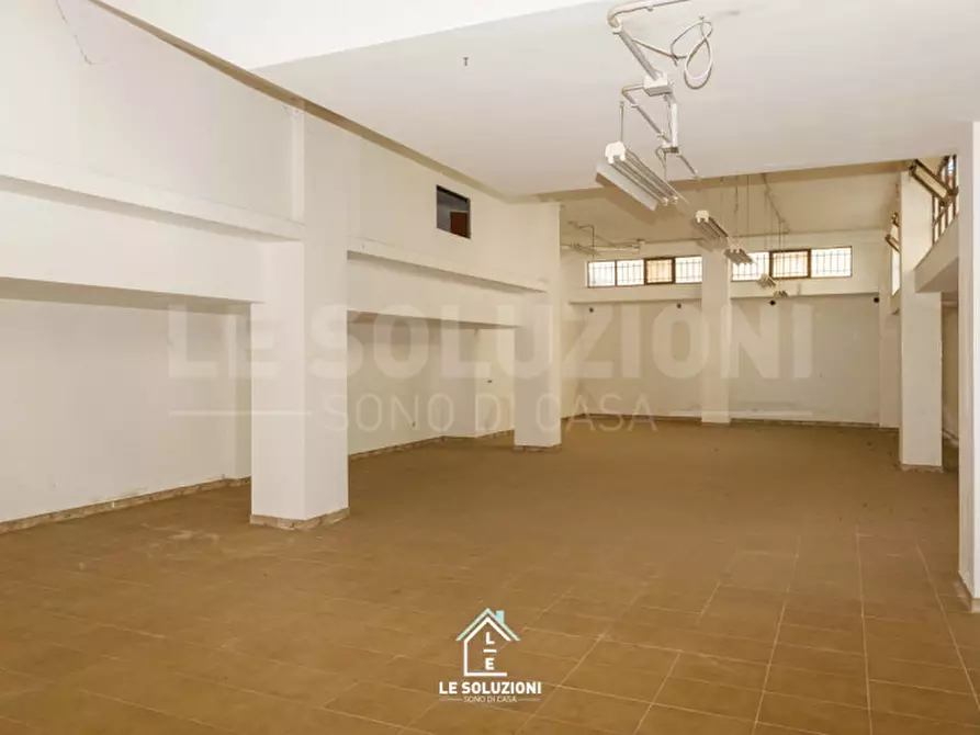 Immagine 2 di Garage in vendita  in via luigi papanice 10 a Putignano