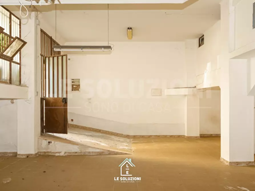 Immagine 3 di Garage in vendita  in via luigi papanice 10 a Putignano