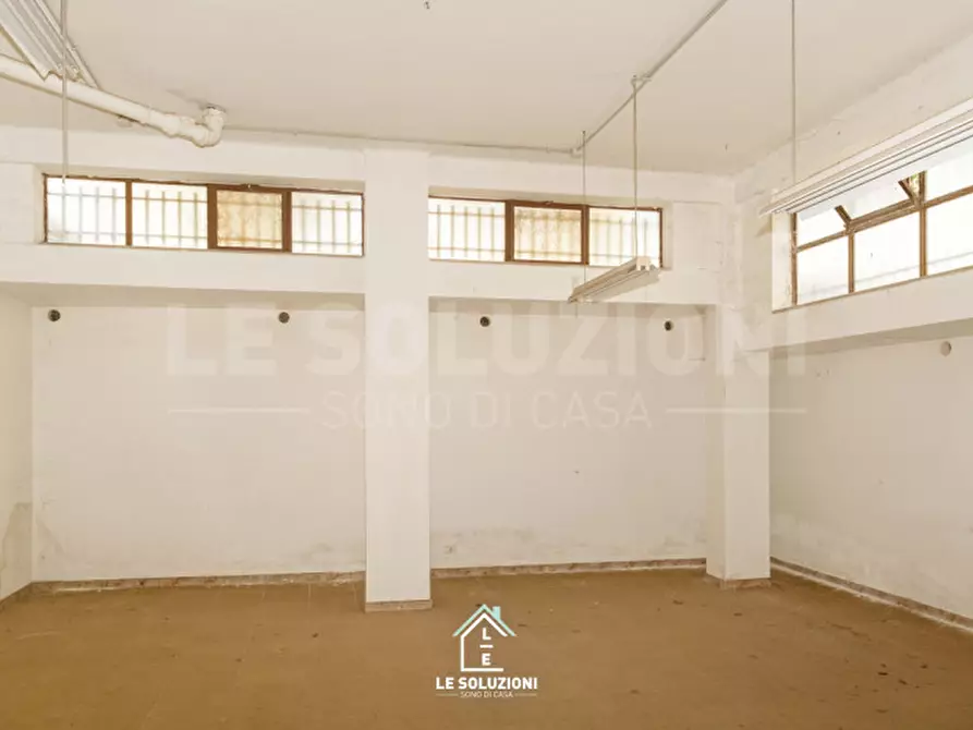 Immagine 4 di Garage in vendita  in via luigi papanice 10 a Putignano