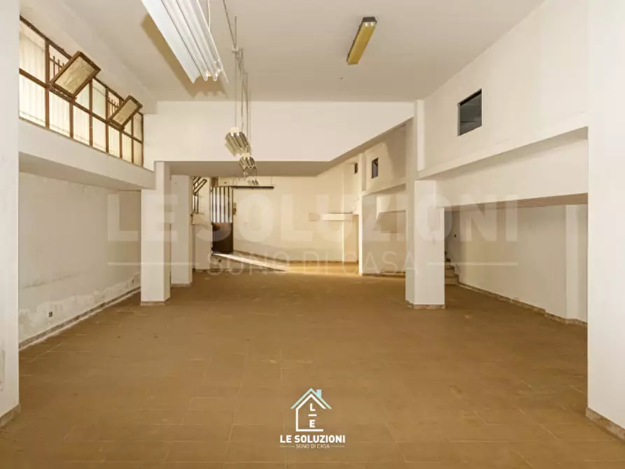 Immagine 5 di Garage in vendita  in via luigi papanice 10 a Putignano