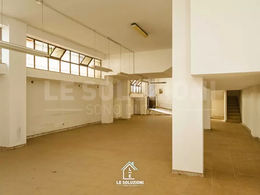 Immagine 6 di Garage in vendita  in via luigi papanice 10 a Putignano