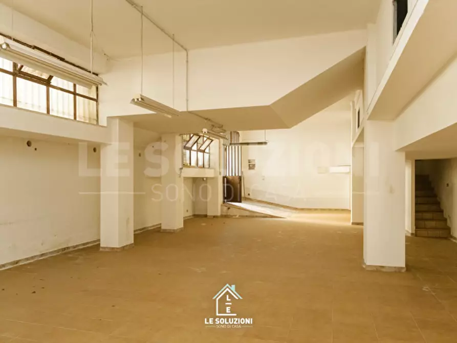 Immagine 7 di Garage in vendita  in via luigi papanice 10 a Putignano