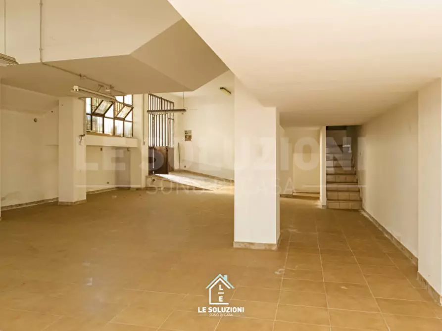 Immagine 8 di Garage in vendita  in via luigi papanice 10 a Putignano