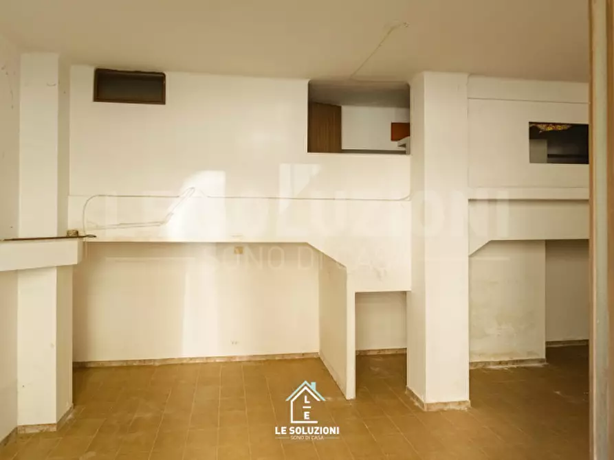 Immagine 9 di Garage in vendita  in via luigi papanice 10 a Putignano