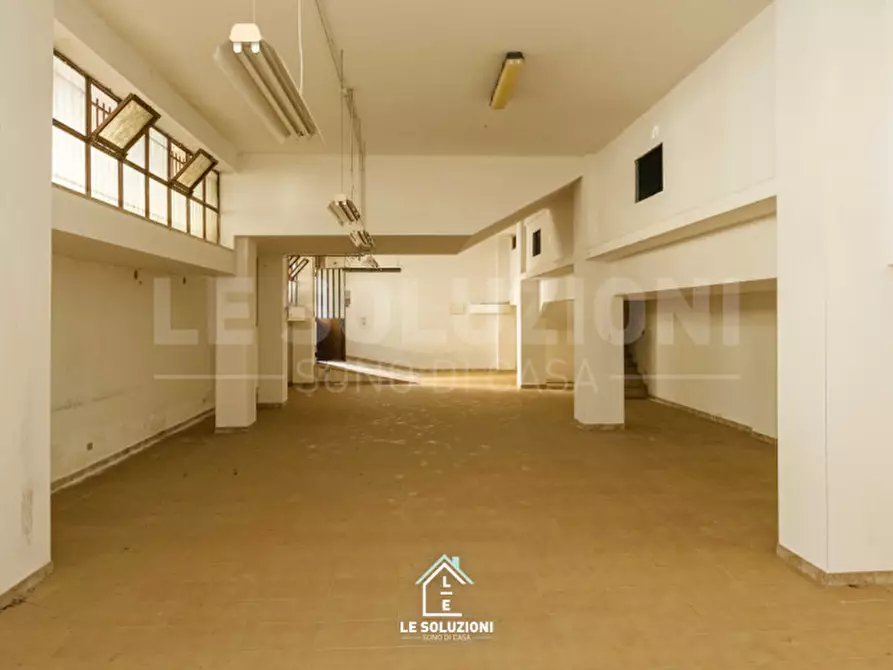 Immagine 10 di Garage in vendita  in via luigi papanice 10 a Putignano