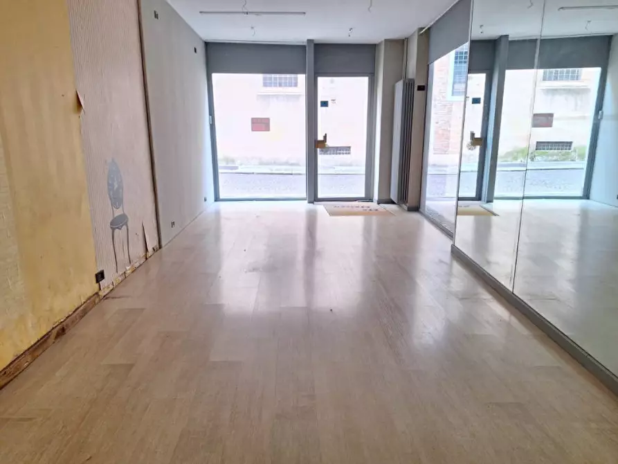 Immagine 5 di Negozio in vendita  in Contrà Porti a Vicenza