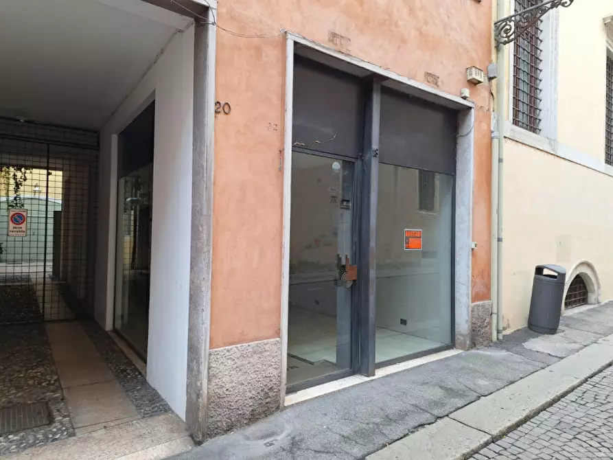 Immagine 11 di Negozio in vendita  in Contrà Porti a Vicenza