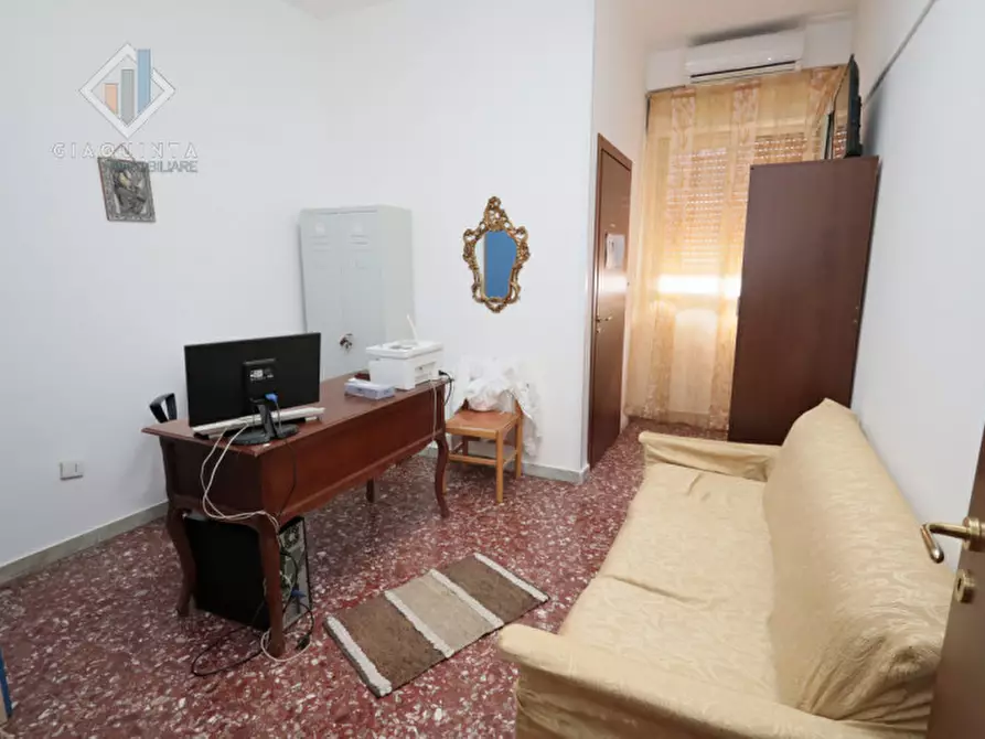 Immagine 6 di Appartamento in vendita  in via Bari n.01 a Palagonia