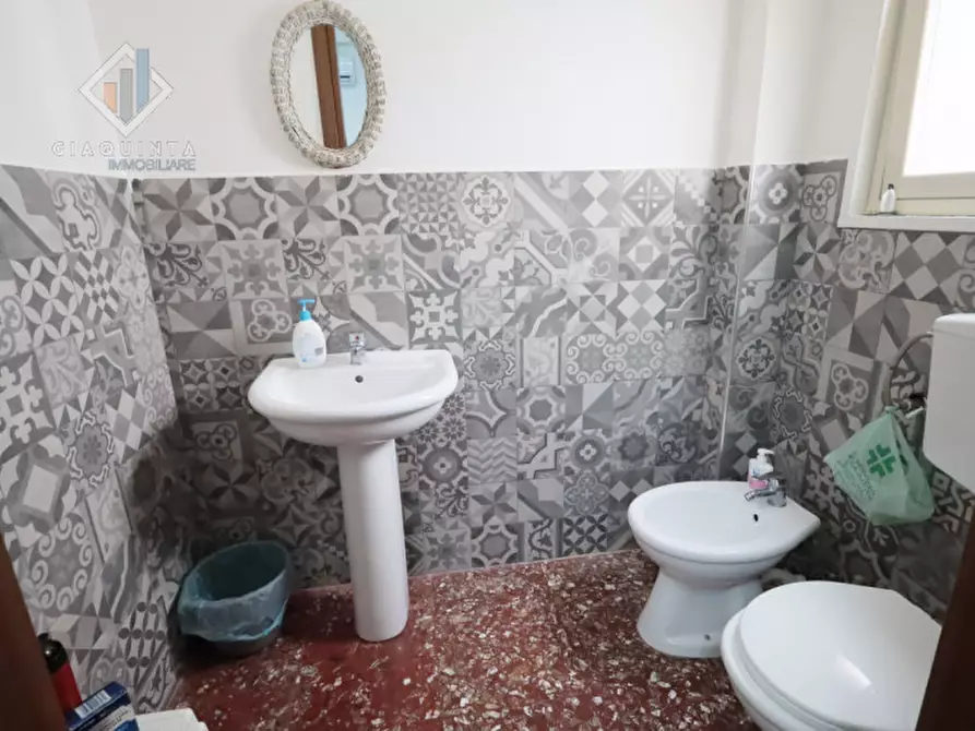 Immagine 11 di Appartamento in vendita  in via Bari n.01 a Palagonia