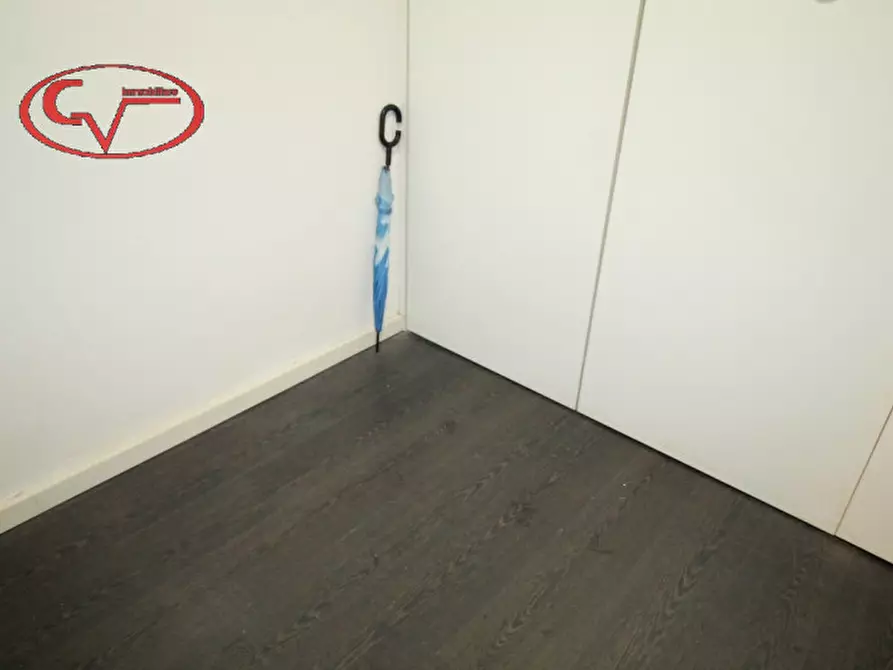 Immagine 13 di Negozio in affitto  in Corso Italia a San Giovanni Valdarno