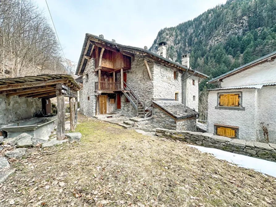 Immagine 37 di Appartamento in vendita  in casa capietto a Mollia