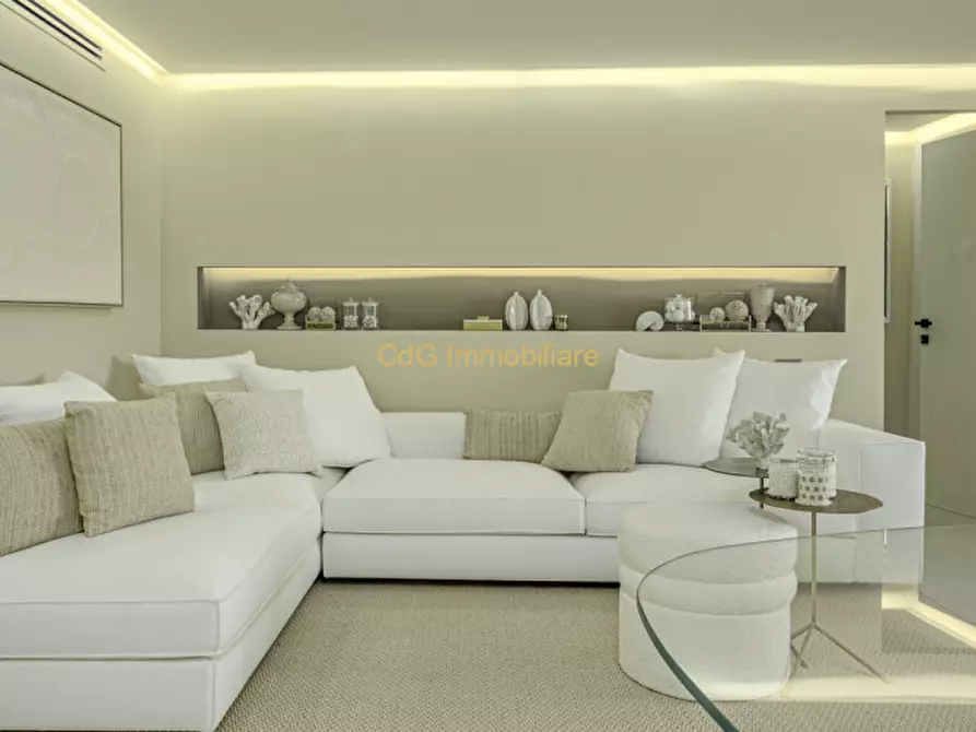 Immagine 6 di Appartamento in vendita  in promenade a Arzachena