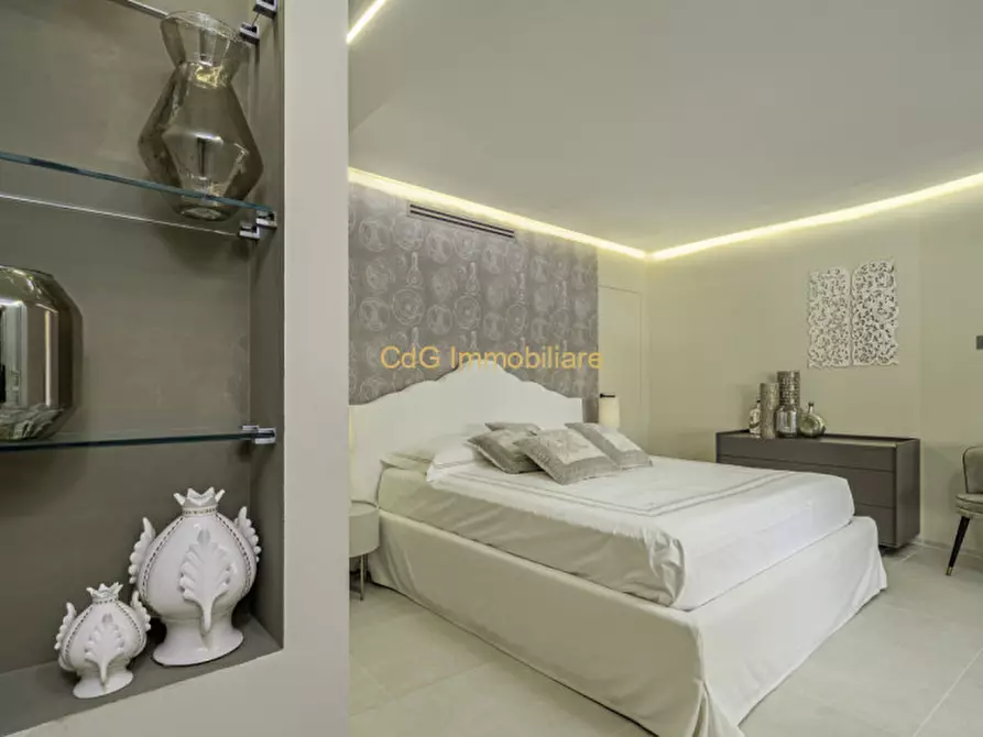 Immagine 8 di Appartamento in vendita  in promenade a Arzachena