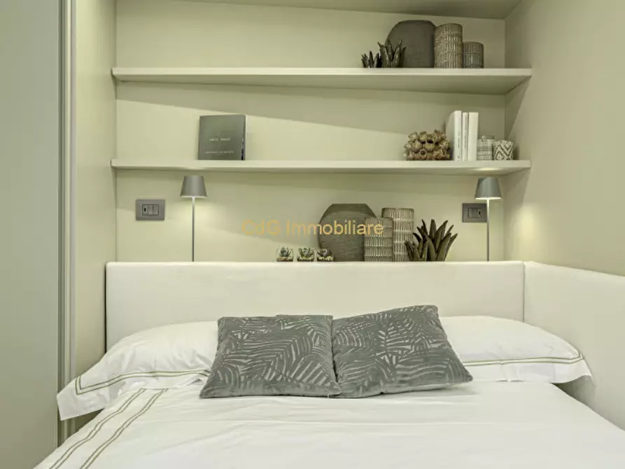 Immagine 11 di Appartamento in vendita  in promenade a Arzachena